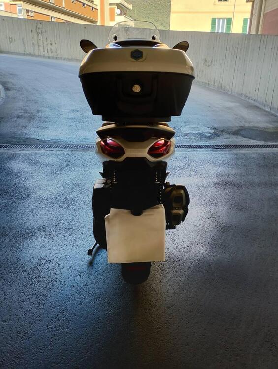 Piaggio Beverly 400 ABS-ASR (2021 - 24) (4)