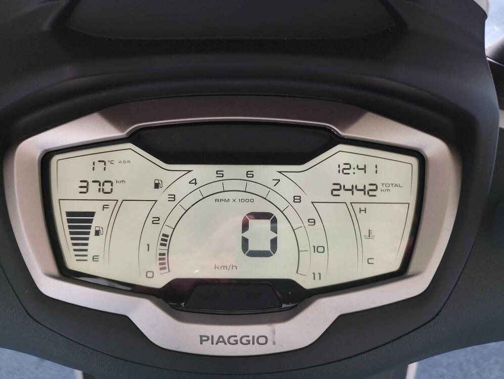 Piaggio Beverly 400 ABS-ASR (2021 - 24) (5)