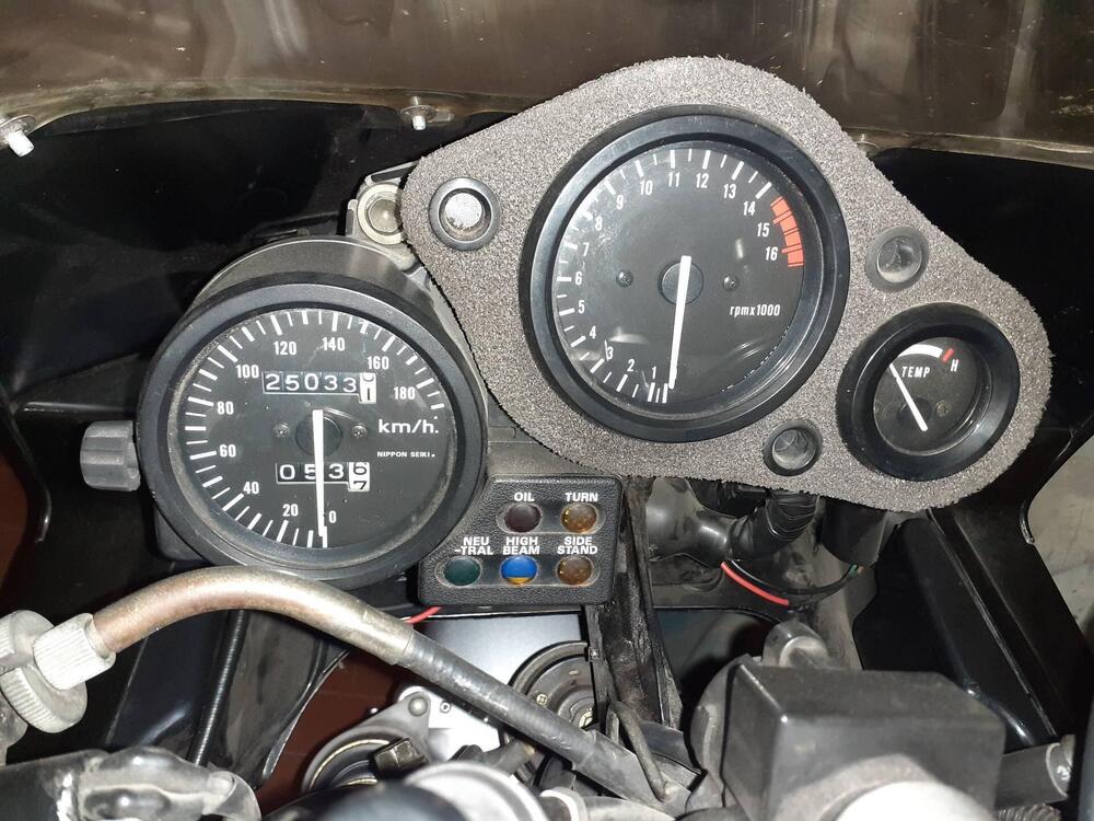 Honda CBR 400 RR (3)