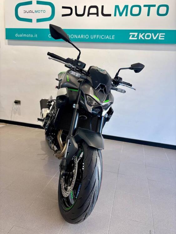 Kawasaki Z 900 (2025 - 26) (2)