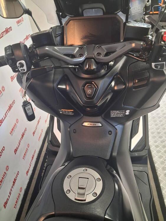 Yamaha T-Max 560 (2022 - 24) (3)