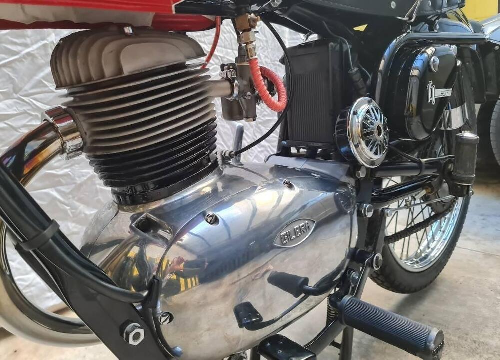 Gilera 150 sport (3)