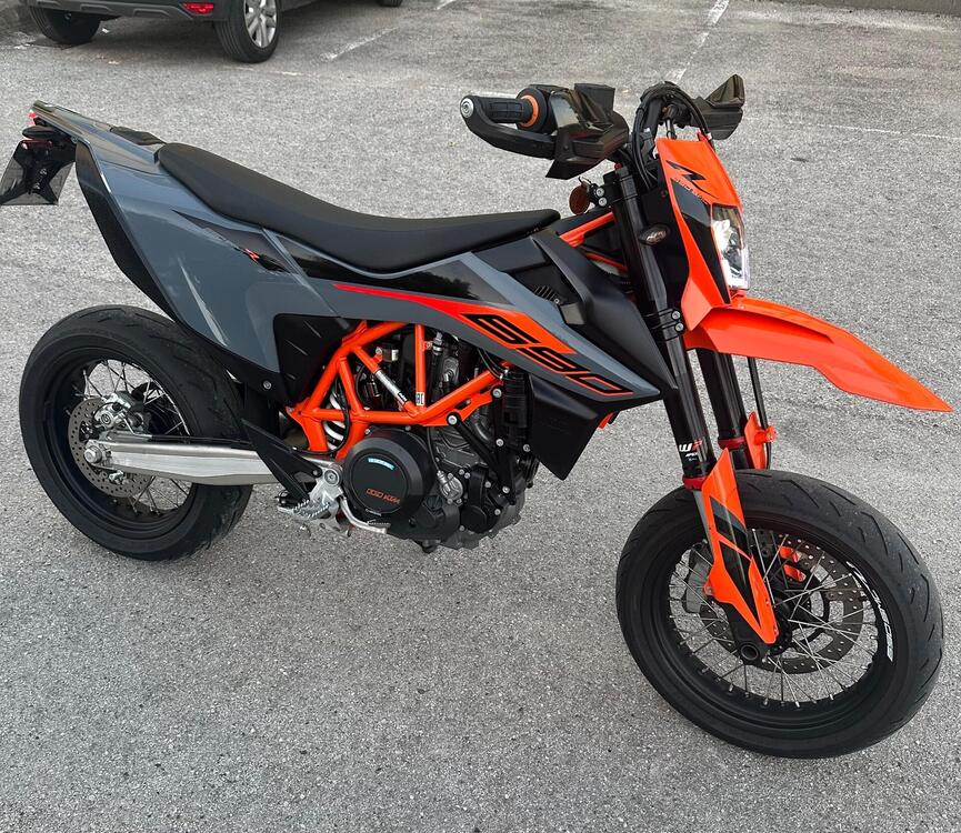 KTM 690 SMC R (2021 - 22)
