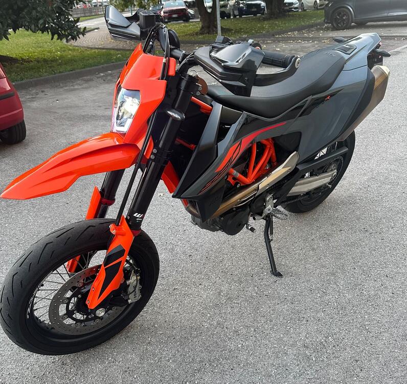 KTM 690 SMC R (2021 - 22) (4)