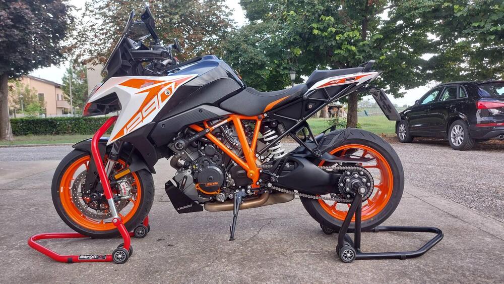 KTM 1290 Super Duke GT (2019 - 20) (2)
