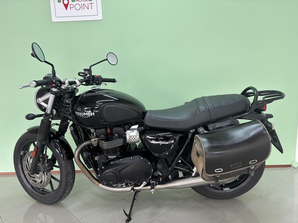 Triumph Street Twin 900 (2016) (2)