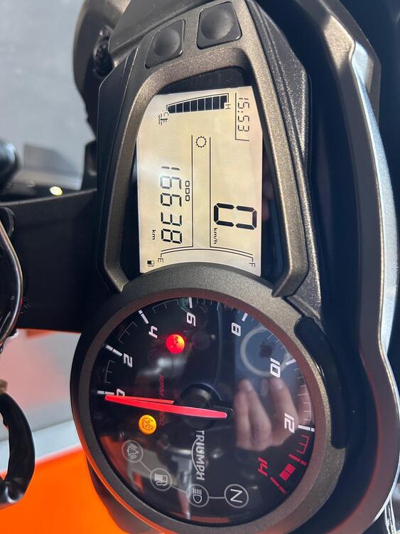 Triumph Street Triple R (2020 - 22) (3)