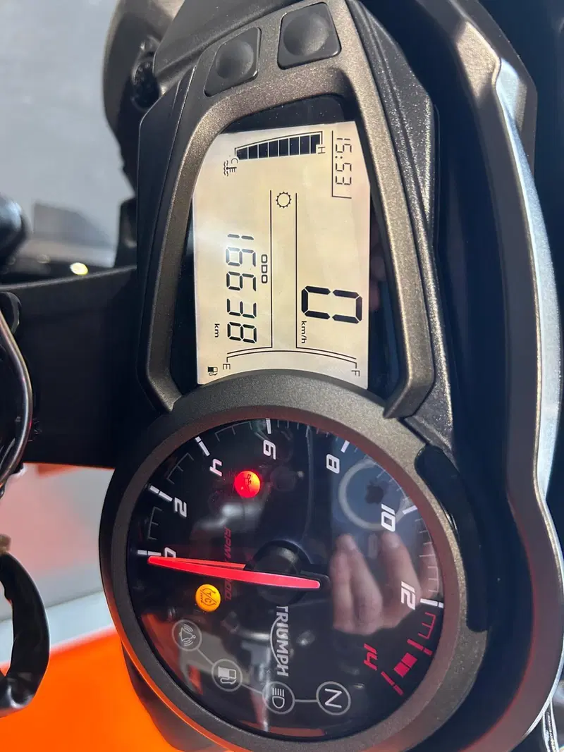 Triumph Street Triple R (2020 - 22) (3)