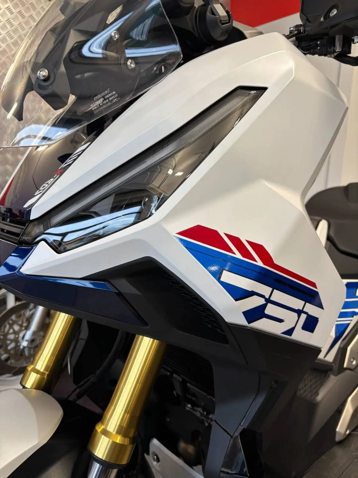 Honda X-ADV 750 Special Edition (2026) (5)