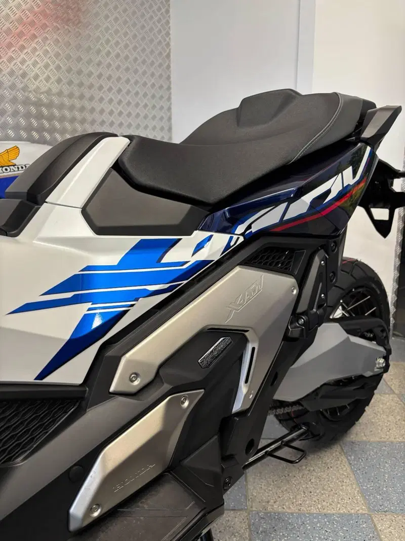 Honda X-ADV 750 Special Edition (2026) (4)
