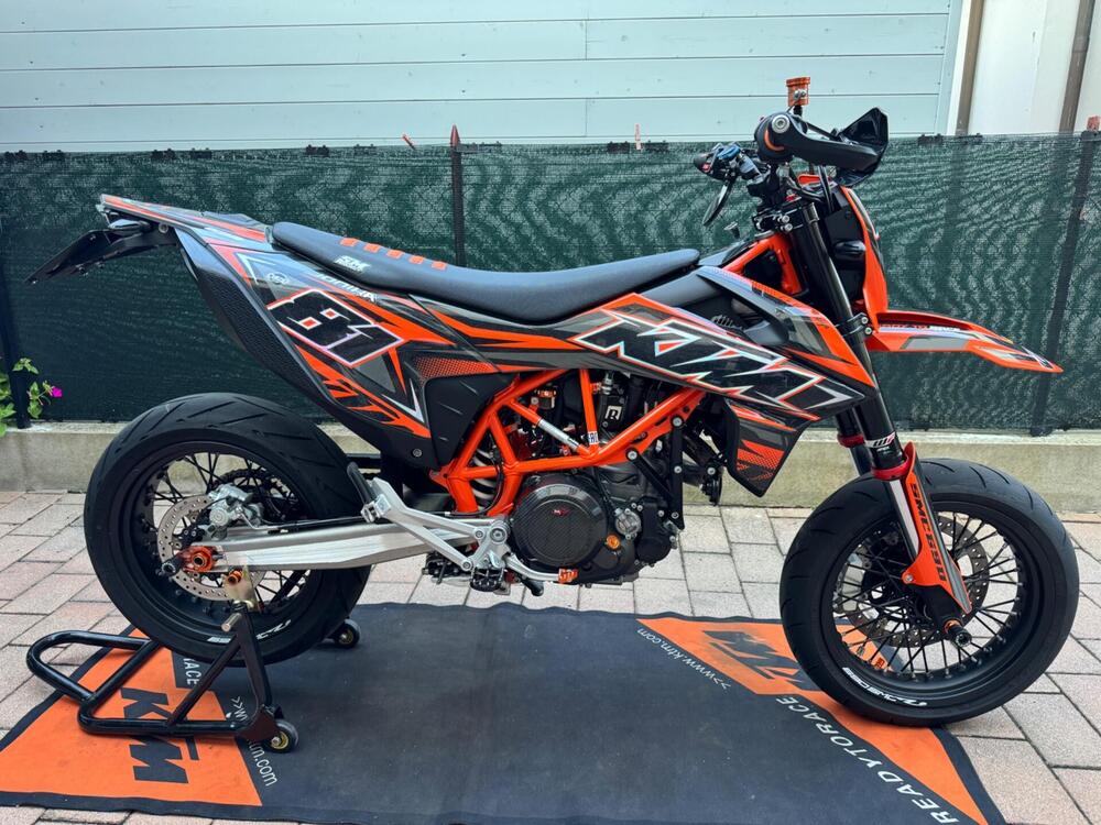 KTM 690 SMC R (2021 - 22) (2)