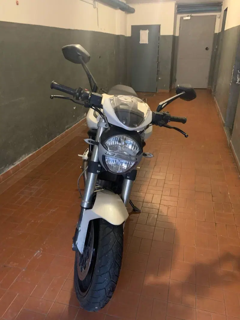 Ducati Monster 696 (2008 - 13) (5)