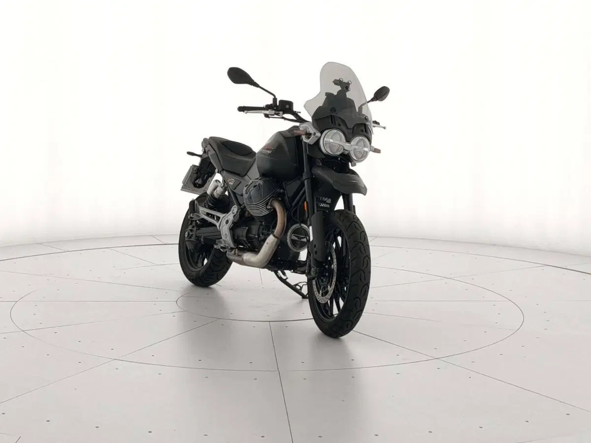 Moto Guzzi V85 Strada (2024 - 26) (2)