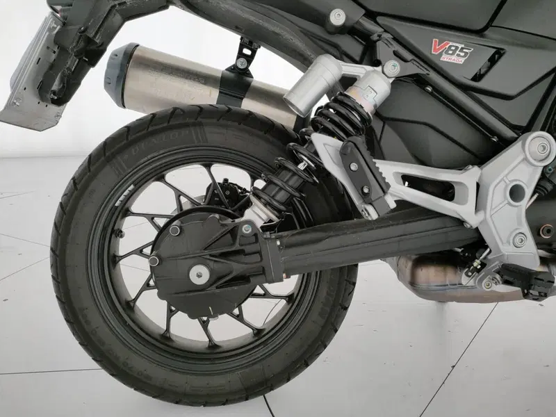Moto Guzzi V85 Strada (2024 - 26) (10)