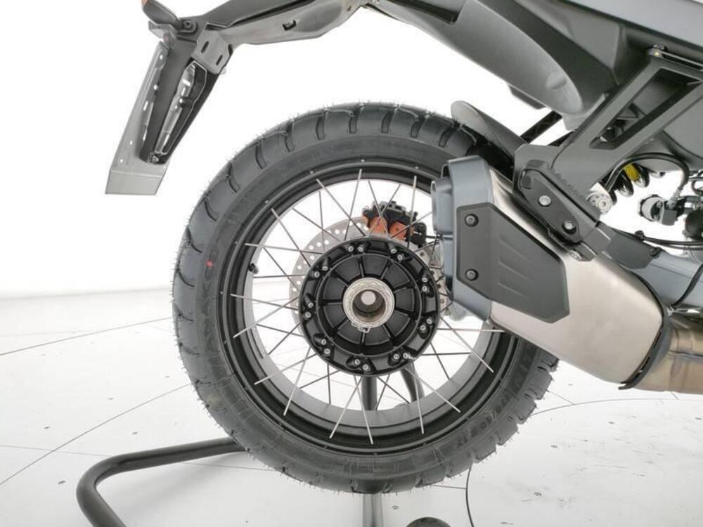 Moto Guzzi Stelvio (2024 - 25) (5)