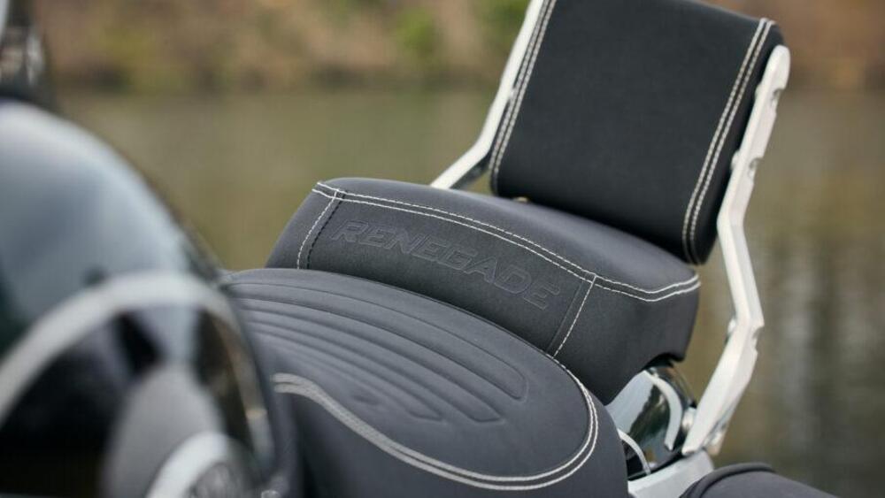 Um Italia Renegade Classic 300 (2025) (2)