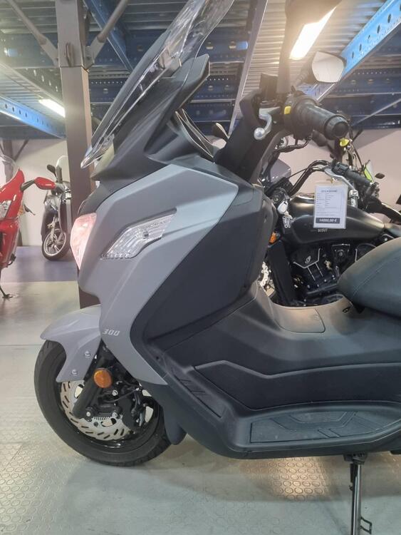Sym Joymax 300 Z ABS (2018 - 20) (2)
