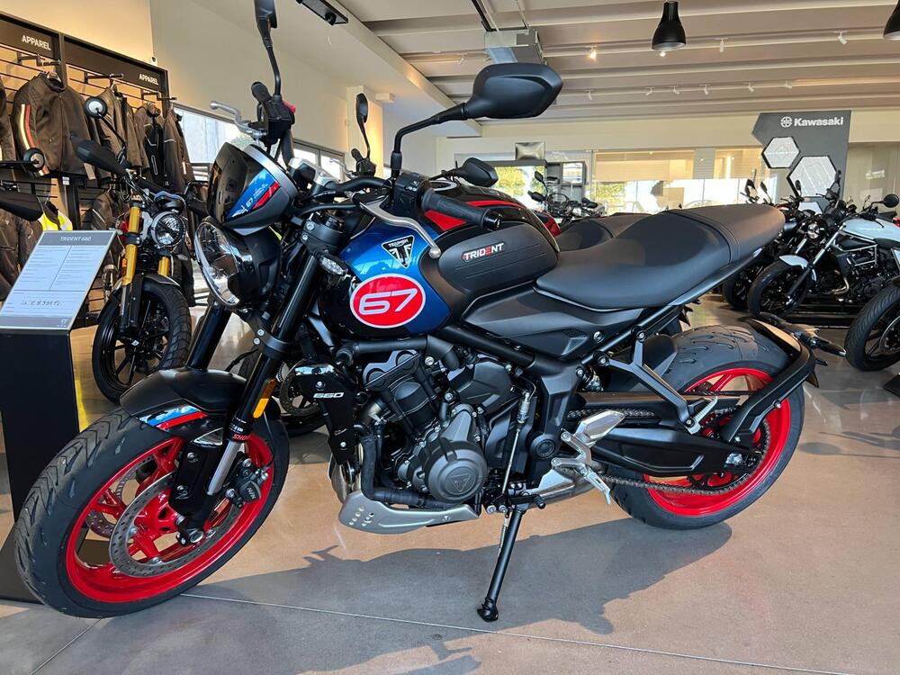 Triumph Trident 660 Triple Tribute Edition (2025) (3)