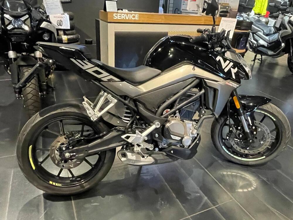 CFMOTO 300NK (2021 - 25)