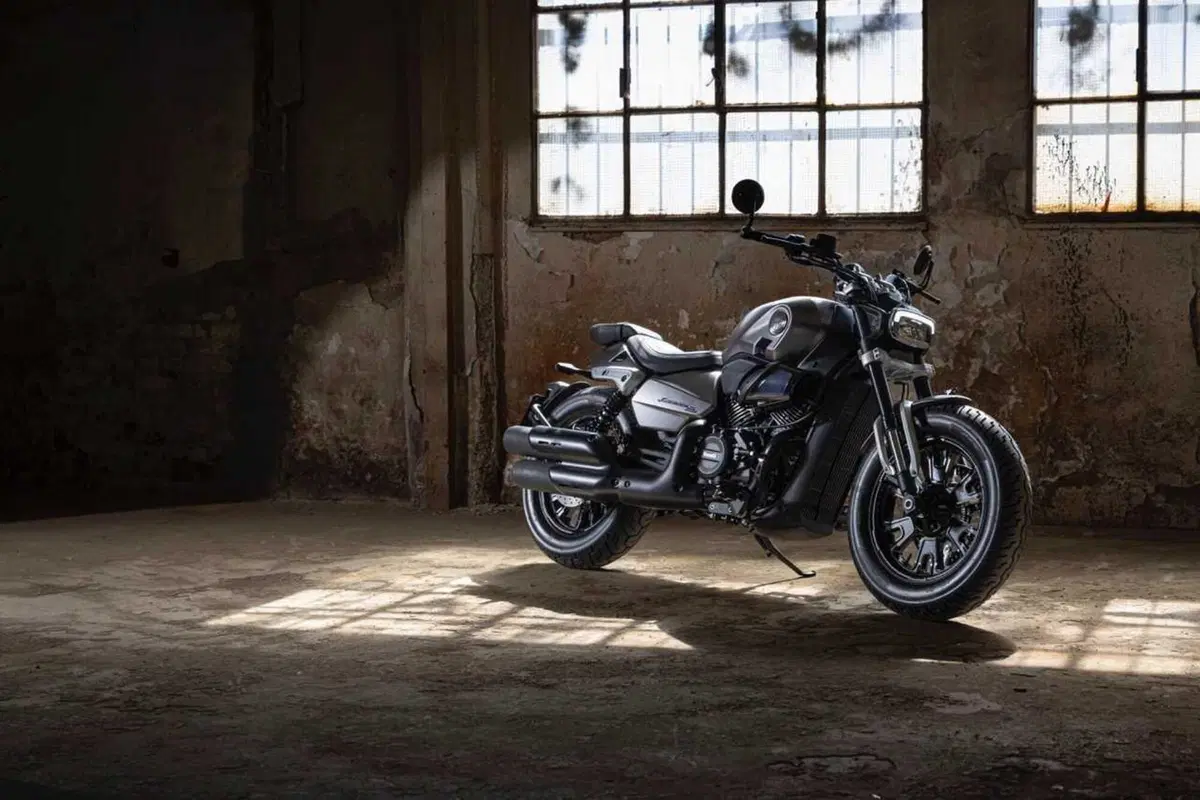 Benelli Leoncino Bobber 400: la cruiser anticipa EICMA ed arriva su strada