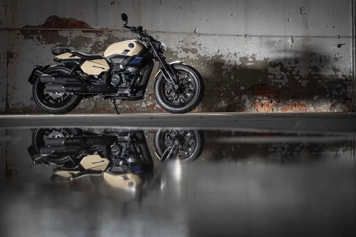 Benelli Leoncino Bobber 400: la cruiser anticipa EICMA ed arriva su strada (3)