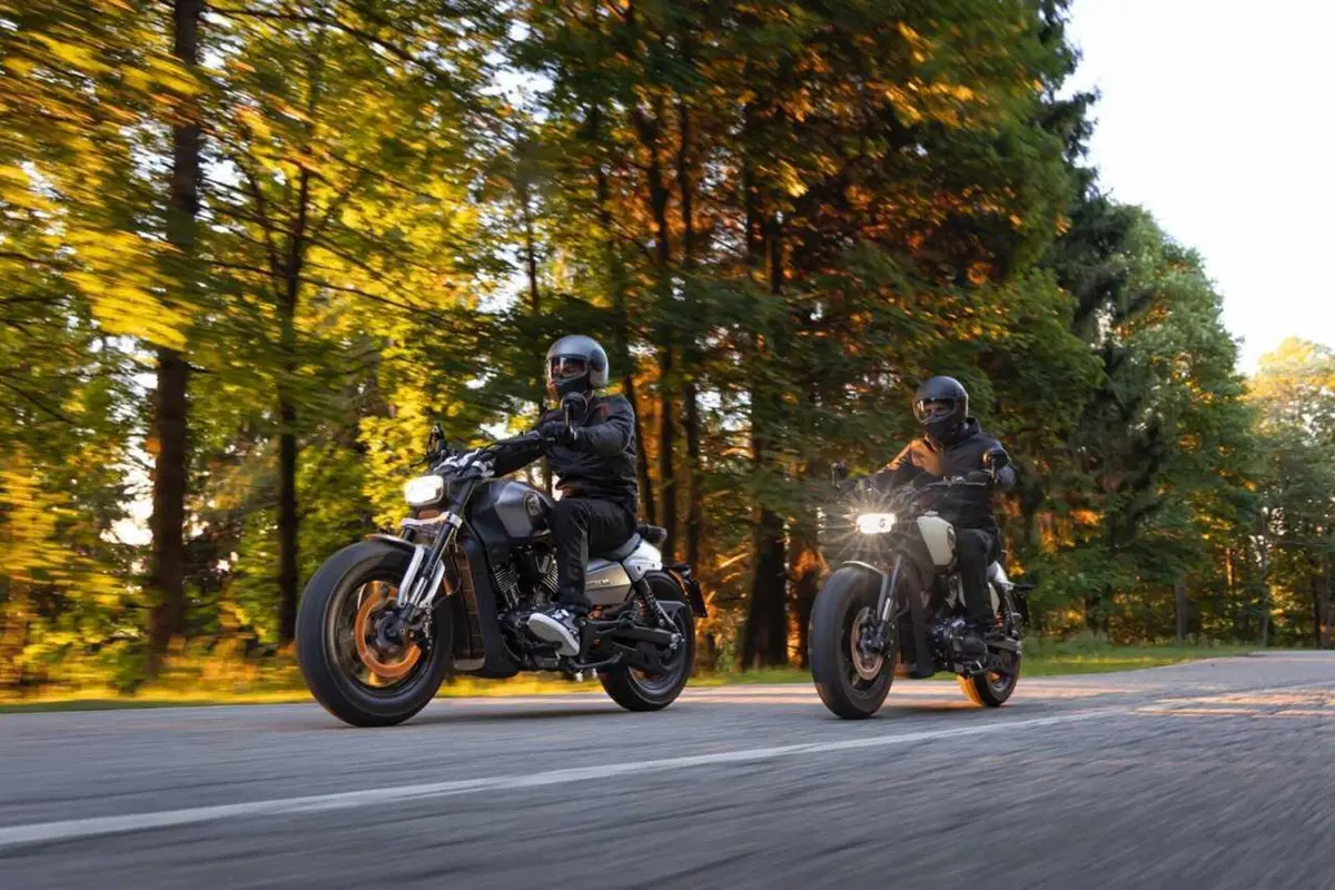 Benelli Leoncino Bobber 400: la cruiser anticipa EICMA ed arriva su strada (11)