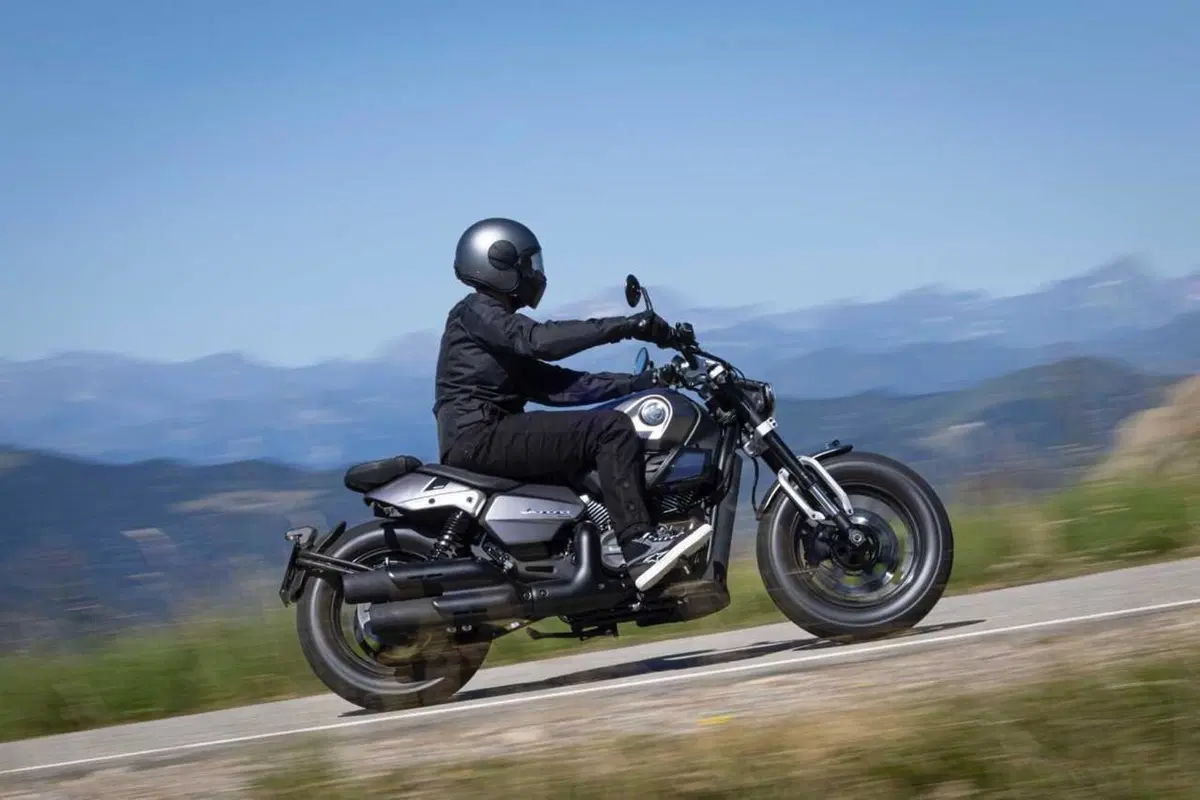 Benelli Leoncino Bobber 400: la cruiser anticipa EICMA ed arriva su strada (13)