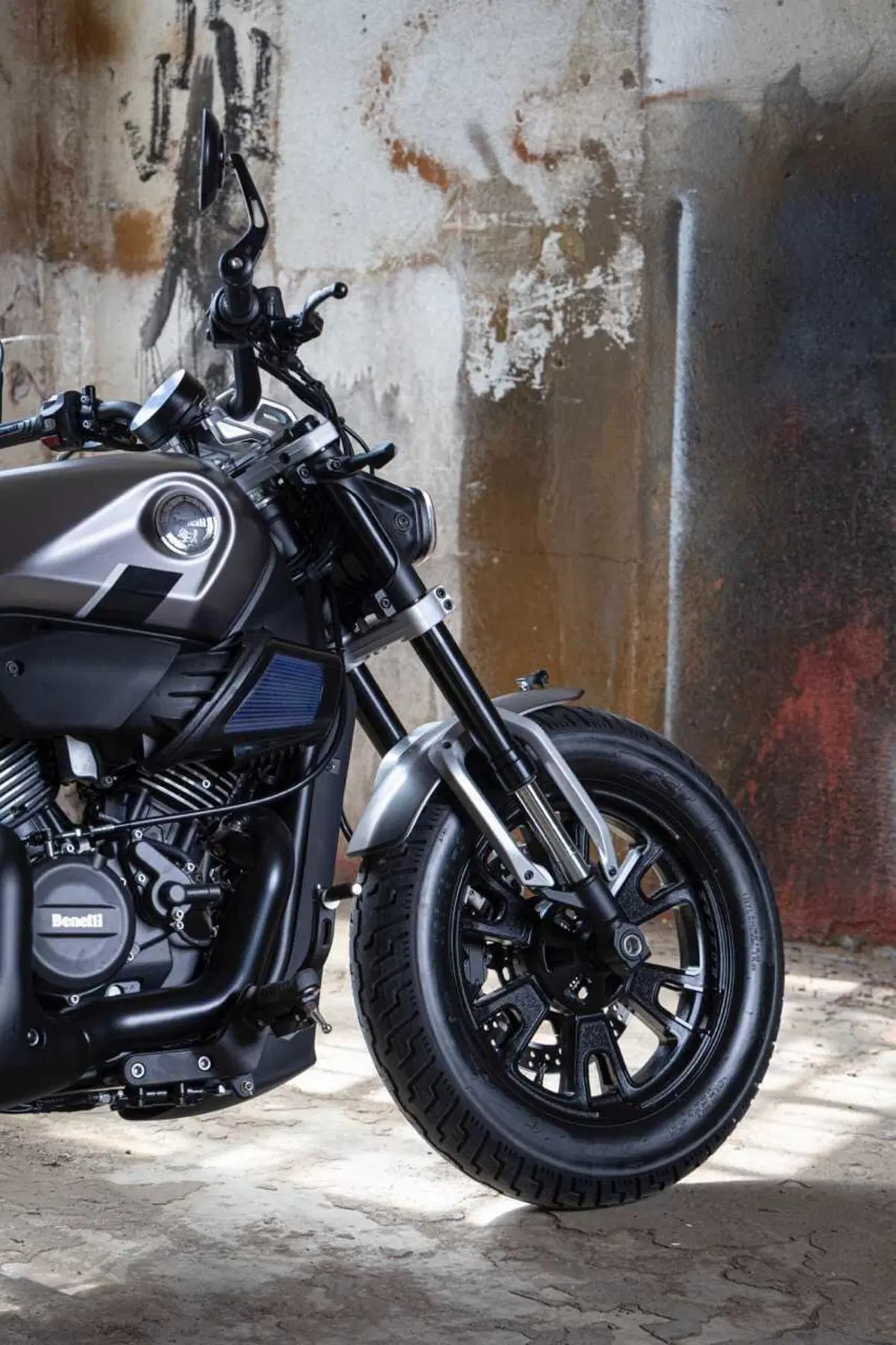Benelli Leoncino Bobber 400: la cruiser anticipa EICMA ed arriva su strada (27)