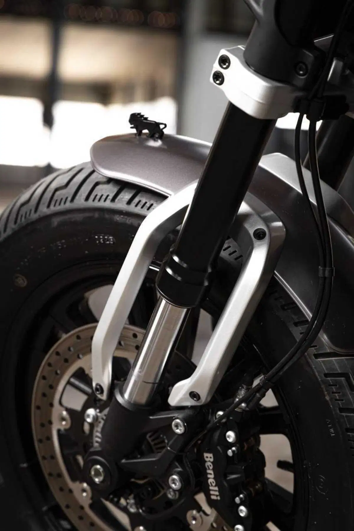 Benelli Leoncino Bobber 400: la cruiser anticipa EICMA ed arriva su strada (31)