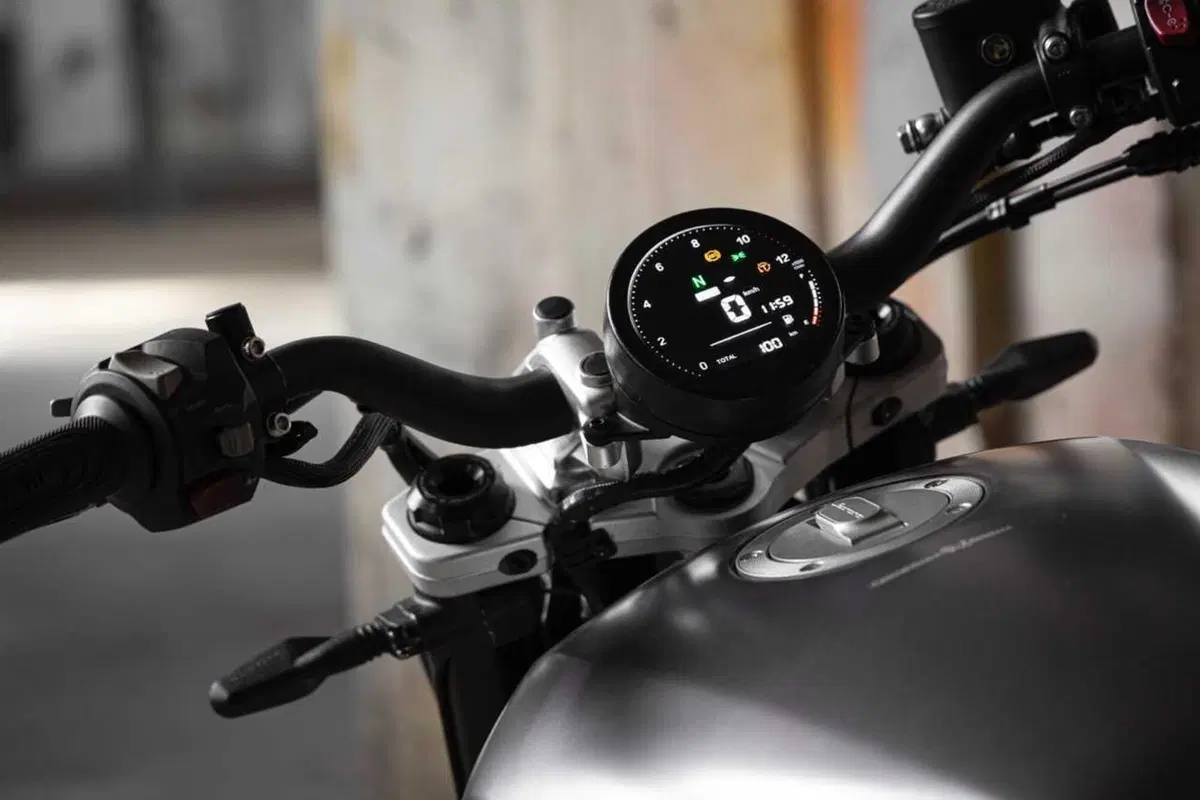 Benelli Leoncino Bobber 400: la cruiser anticipa EICMA ed arriva su strada (46)