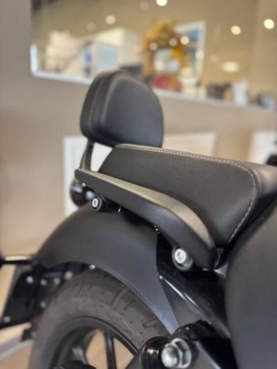 Royal Enfield Meteor 350 Stellar (2021 - 25) (4)