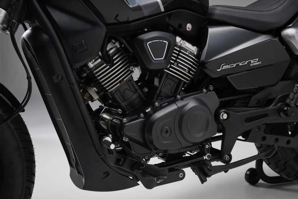 Benelli Leoncino Bobber 400: la cruiser anticipa EICMA ed arriva su strada (52)
