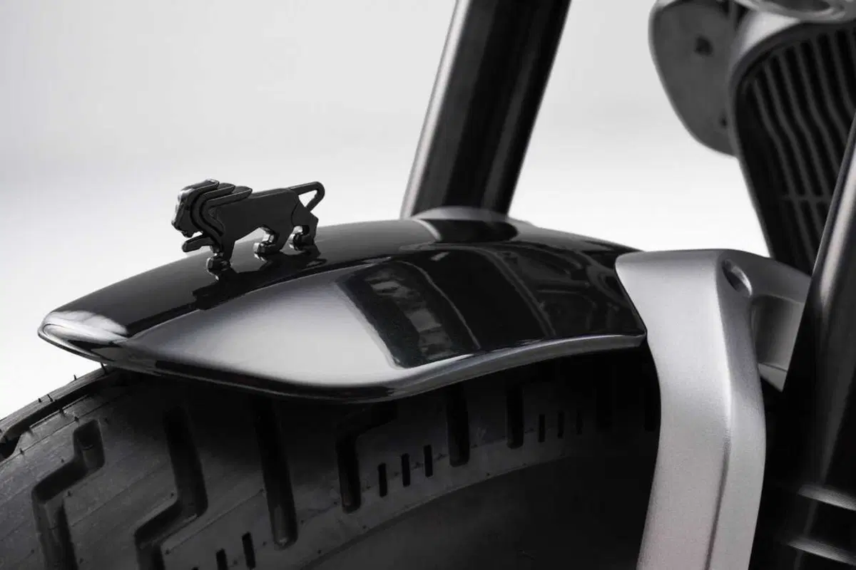 Benelli Leoncino Bobber 400: la cruiser anticipa EICMA ed arriva su strada (54)