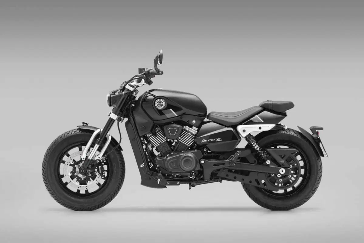 Benelli Leoncino Bobber 400: la cruiser anticipa EICMA ed arriva su strada (65)