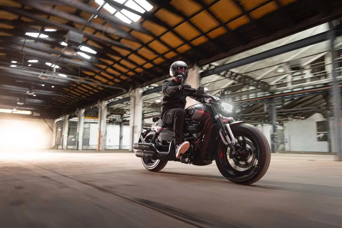 Benelli Leoncino Bobber 400: la cruiser anticipa EICMA ed arriva su strada (70)