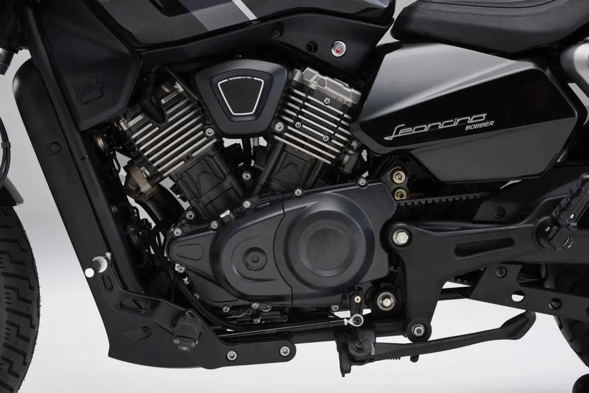 Benelli Leoncino Bobber 400: la cruiser anticipa EICMA ed arriva su strada (71)