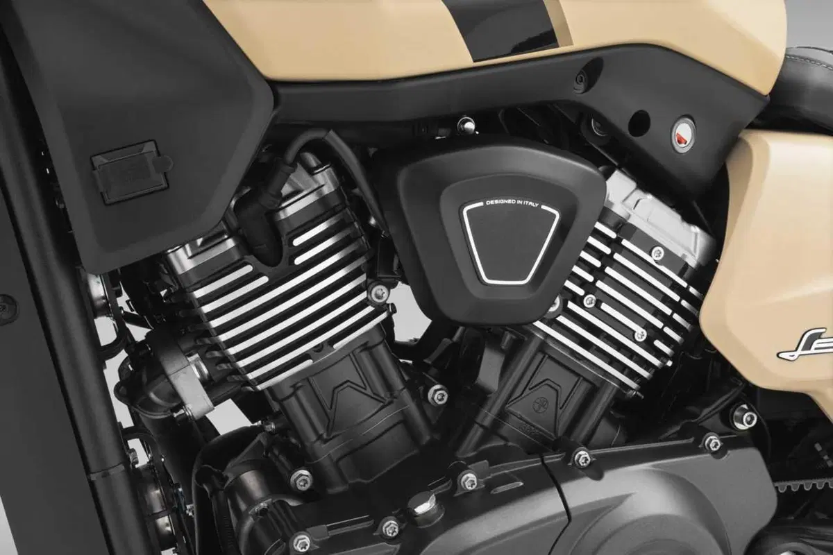 Benelli Leoncino Bobber 400: la cruiser anticipa EICMA ed arriva su strada (73)