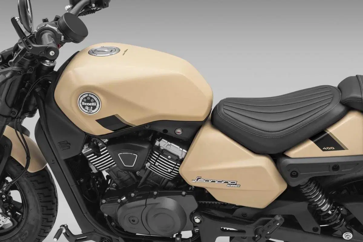Benelli Leoncino Bobber 400: la cruiser anticipa EICMA ed arriva su strada (74)