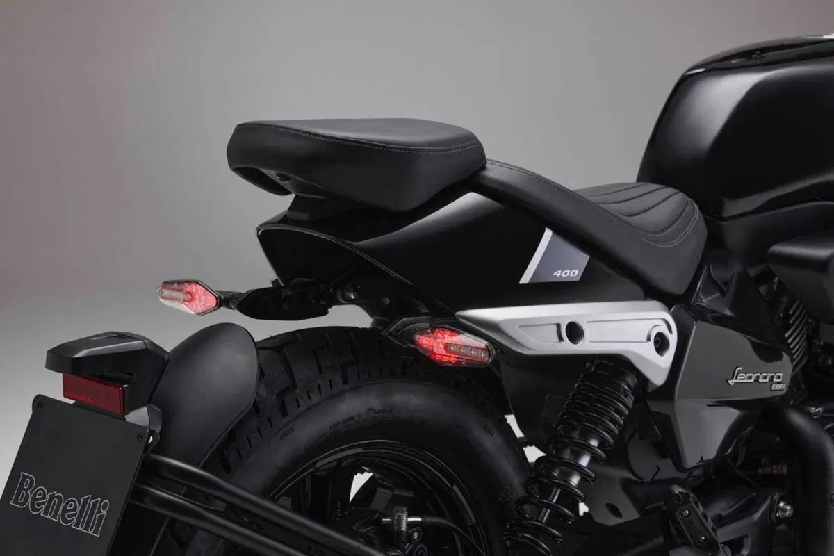 Benelli Leoncino Bobber 400: la cruiser anticipa EICMA ed arriva su strada (82)