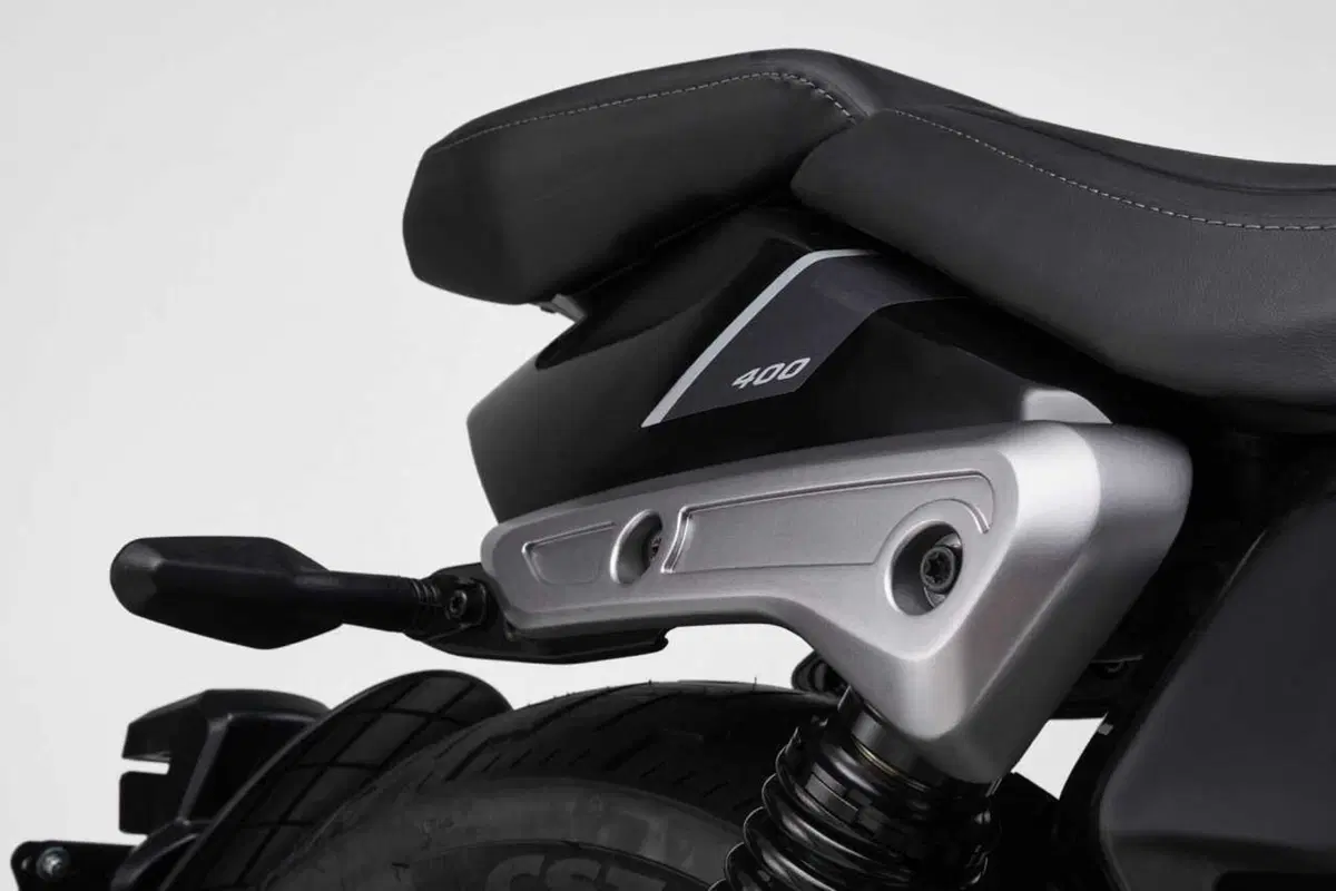 Benelli Leoncino Bobber 400: la cruiser anticipa EICMA ed arriva su strada (83)