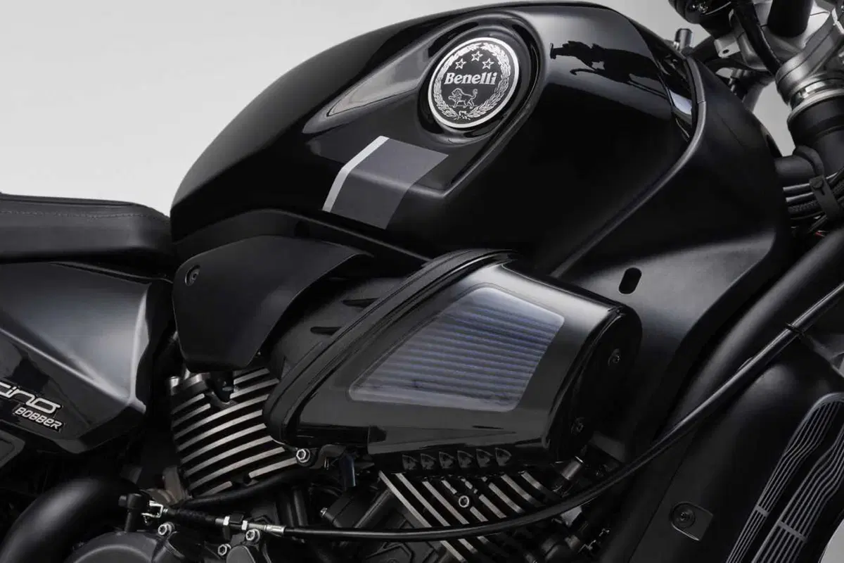 Benelli Leoncino Bobber 400: la cruiser anticipa EICMA ed arriva su strada (84)