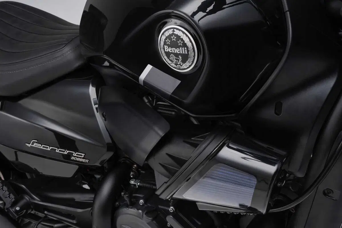 Benelli Leoncino Bobber 400: la cruiser anticipa EICMA ed arriva su strada (85)