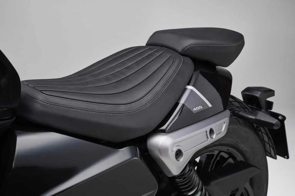 Benelli Leoncino Bobber 400: la cruiser anticipa EICMA ed arriva su strada (88)