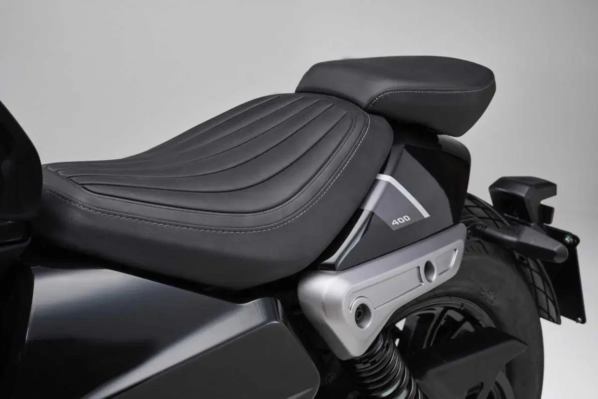 Benelli Leoncino Bobber 400: la cruiser anticipa EICMA ed arriva su strada (90)