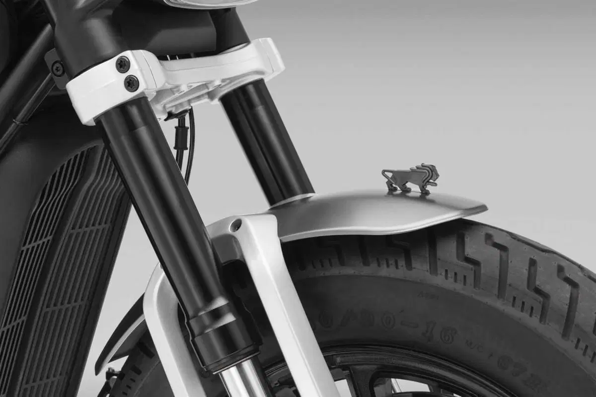Benelli Leoncino Bobber 400: la cruiser anticipa EICMA ed arriva su strada (95)