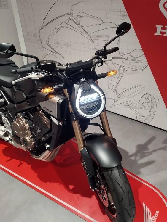 Honda CB 650 R (2024 - 25) (3)