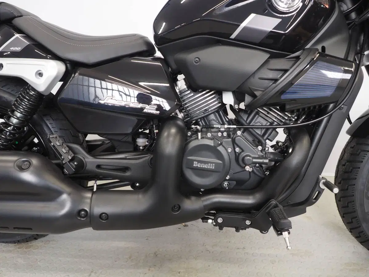 Benelli Leoncino 400 Bobber (2026) (2)