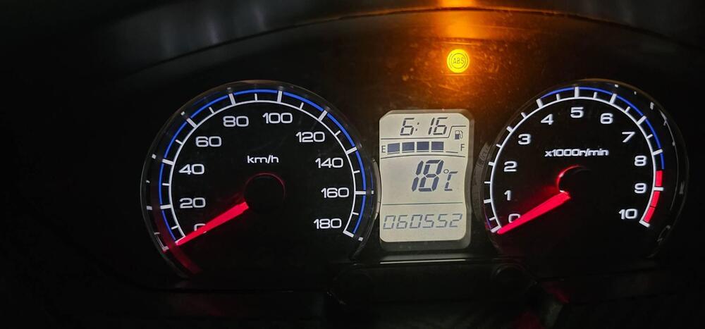 Suzuki Burgman AN 400 (2017 - 20) (3)