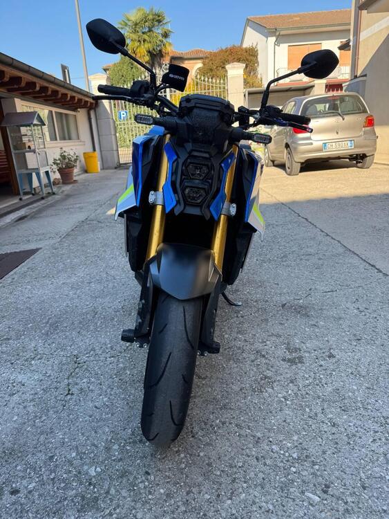 Suzuki GSX-S1000 (2021 - 25) (2)