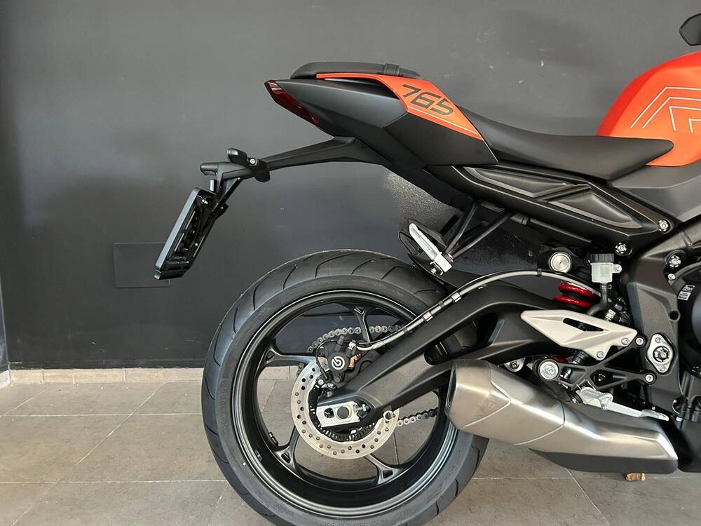 Triumph Street Triple 765 R A2 (2024 - 25) (4)